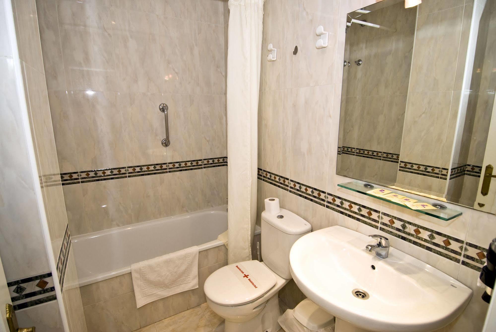 Apartamentos Hc Burriana Playa Nerja Exterior foto